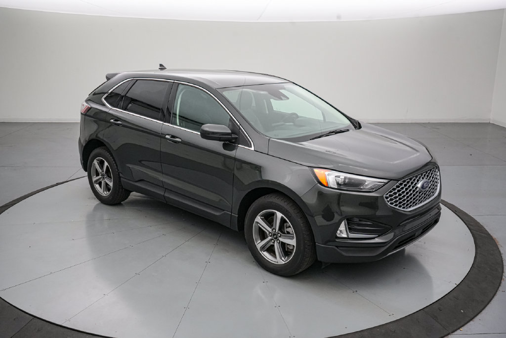 Certified 2023 Ford Edge SEL w/ Convenience Package AWD/4WD image 2