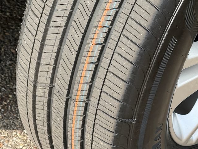 Used 2019 Buick Enclave Essence FWD image 16