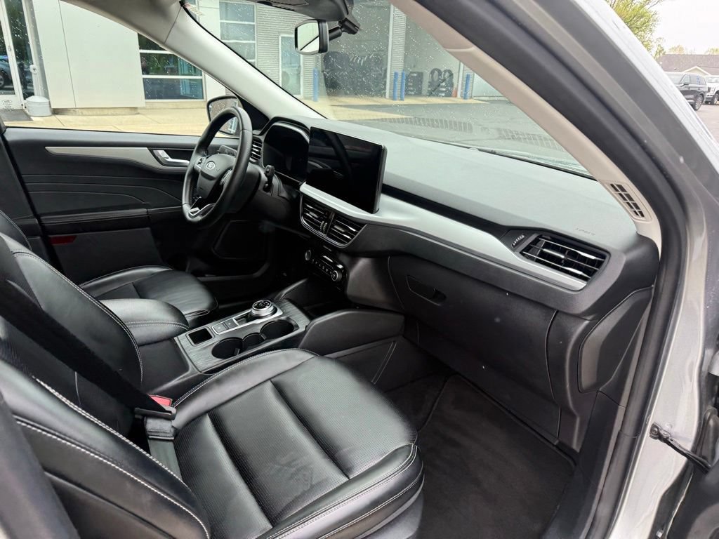 Certified 2024 Ford Escape Platinum AWD/4WD image 15