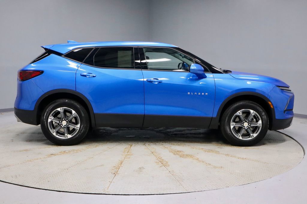Used 2025 Chevrolet Blazer LT image 6