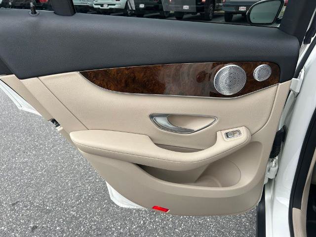 Used 2017 Mercedes-Benz GLC 300 4MATIC image 25