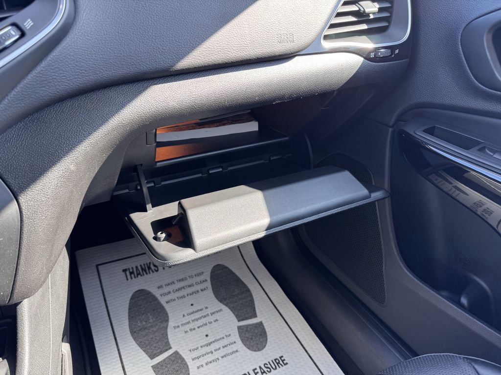 Used 2023 Jeep Cherokee Altitude Lux image 30