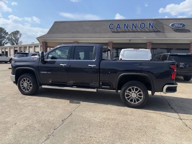Used 2024 Chevrolet Silverado 2500 LTZ w/ LTZ Plus Package AWD/4WD image 3