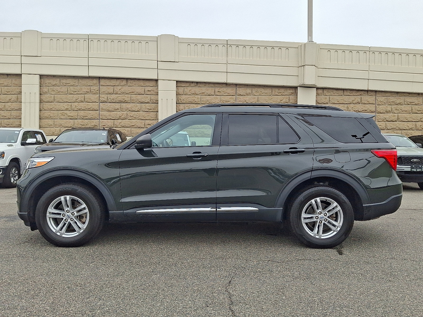 Certified 2022 Ford Explorer XLT image 7