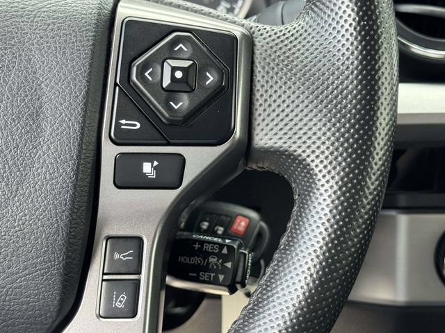 Used 2018 Toyota Tacoma SR5 w/ Four Season Floor Mat Package AWD/4WD image 25
