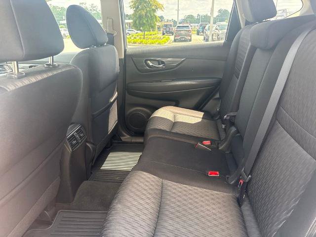 Used 2017 Nissan Rogue SV FWD image 27