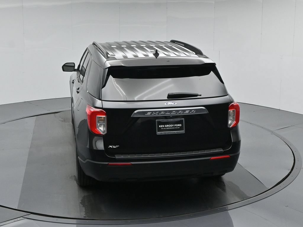 Certified 2024 Ford Explorer XLT RWD image 38