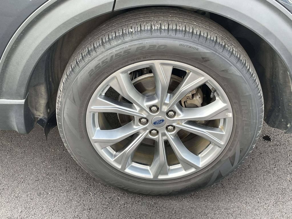 Certified 2022 Ford Explorer XLT w/ Equipment Group 202A RWD image 9