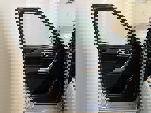 Certified 2021 Ford Explorer XLT w/ Equipment Group 202A image 16