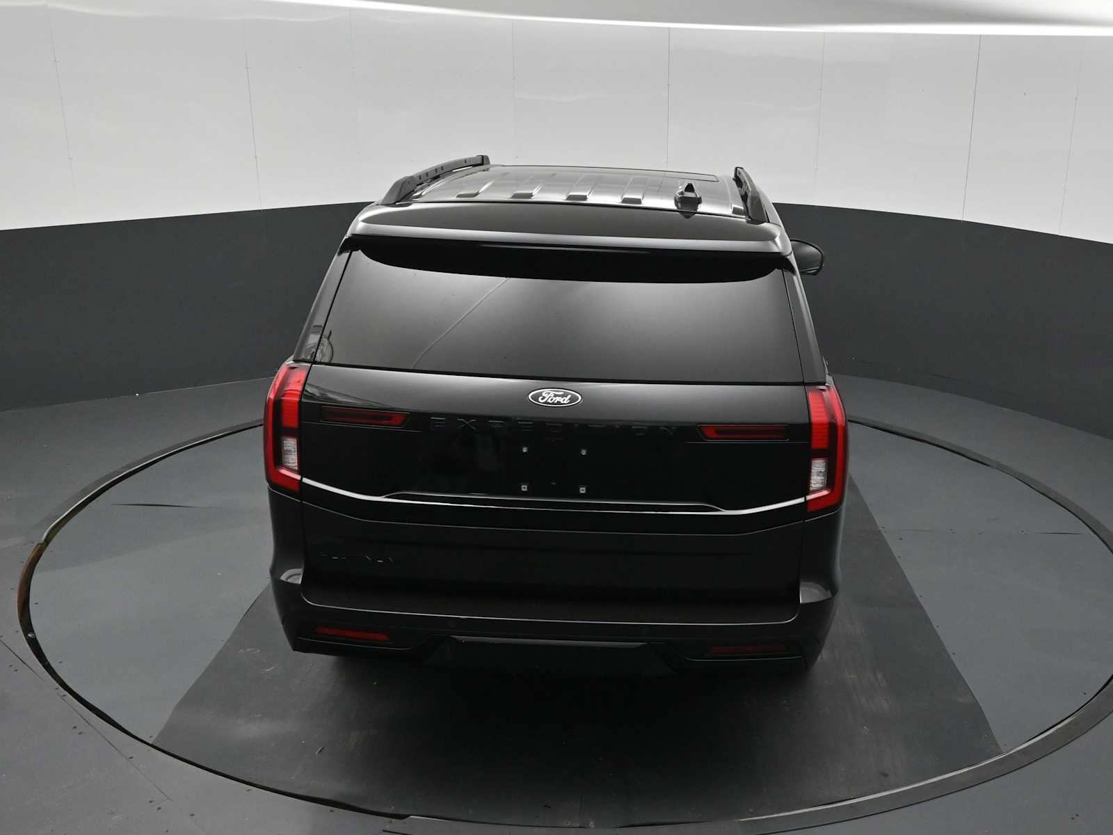 Certified 2025 Ford Expedition Platinum w/ Stealth Appearance Package AWD/4WD image 34