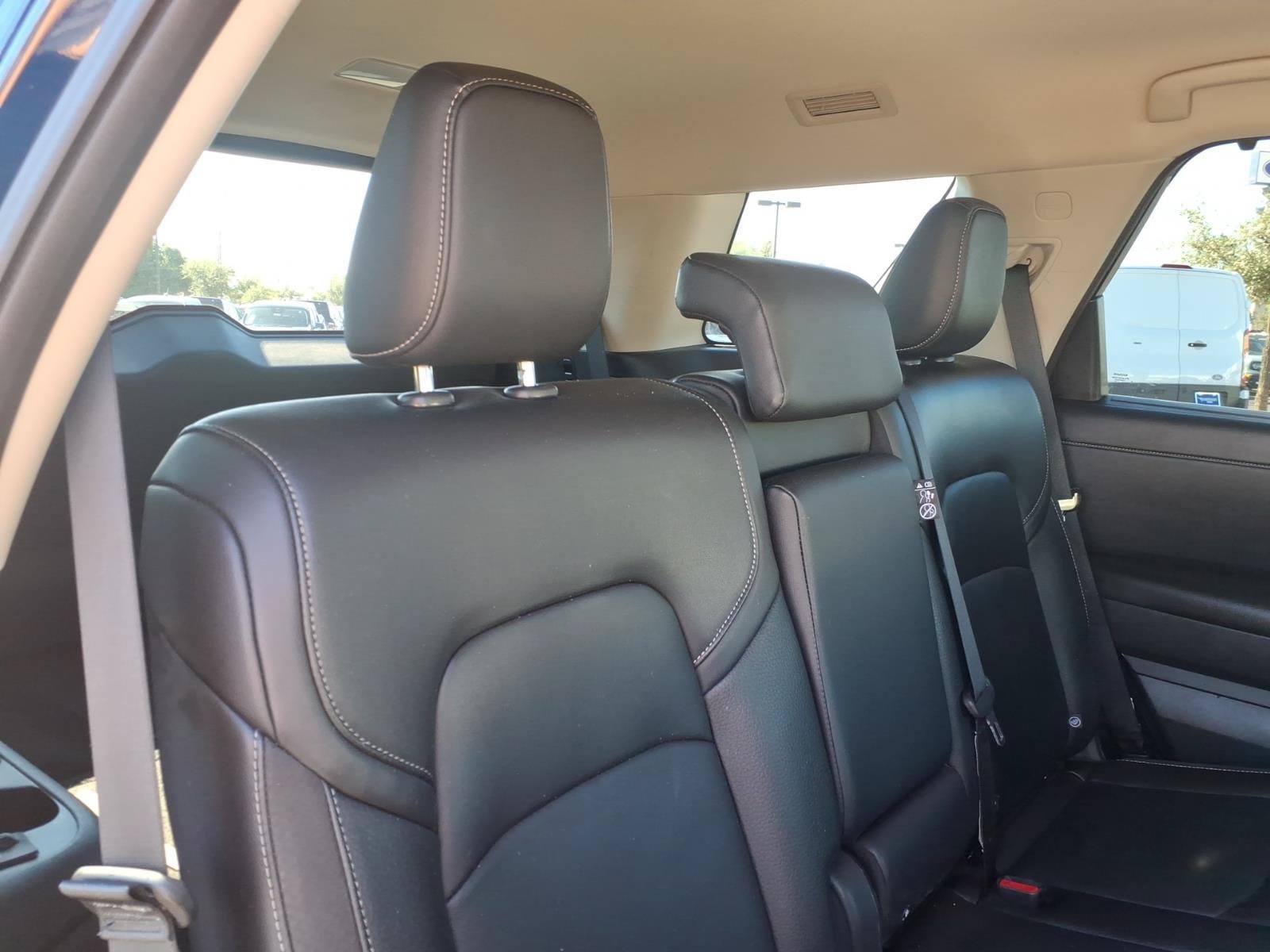 Used 2025 Nissan Pathfinder SL FWD image 14