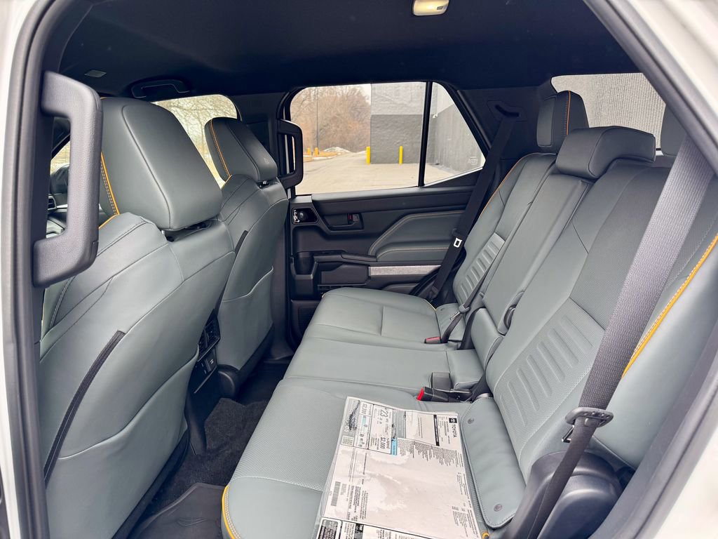 Used 2025 Toyota 4Runner Trailhunter image 12