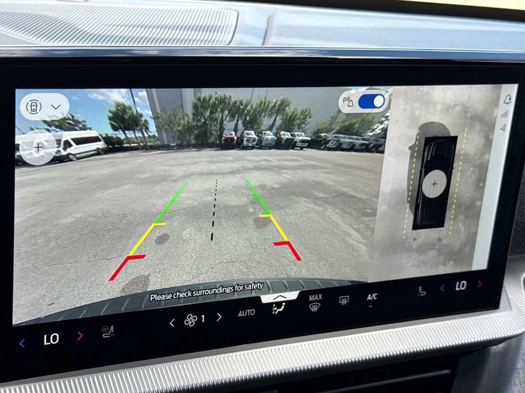 Certified 2025 Ford Explorer Platinum image 21