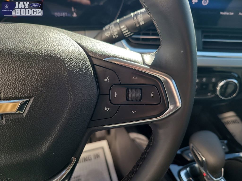 Used 2025 Chevrolet Trax LT w/ LT Convenience Package image 16