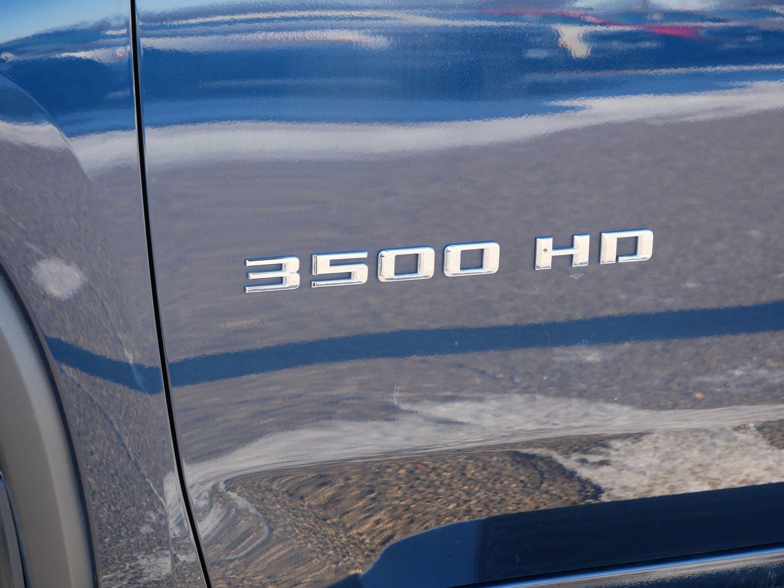 Used 2022 Chevrolet Silverado 3500 LTZ w/ LTZ Convenience Package image 12