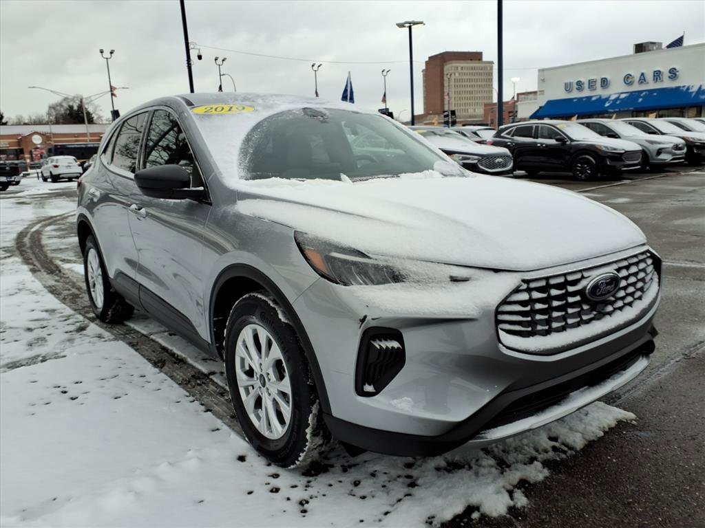 Certified 2023 Ford Escape Active image 3