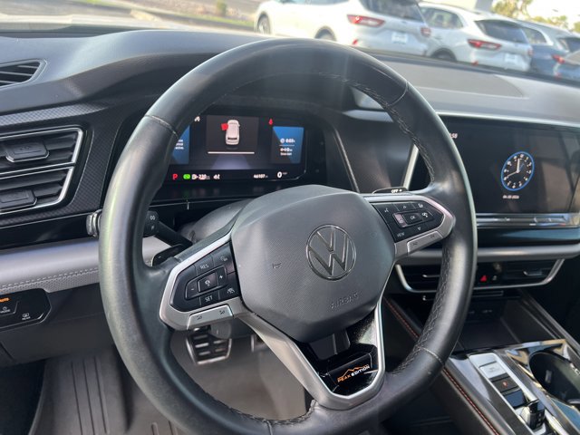 Used 2024 Volkswagen Atlas Peak Edition SE AWD/4WD image 10