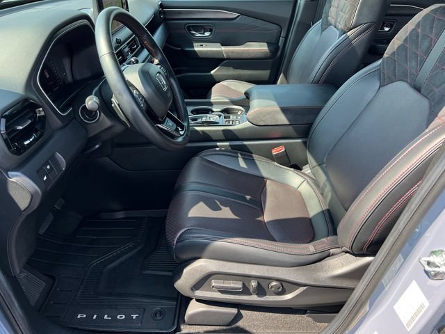 Used 2026 Honda Pilot Black Edition image 25