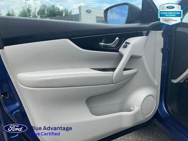 Used 2022 Nissan Rogue Sport SV AWD/4WD image 16