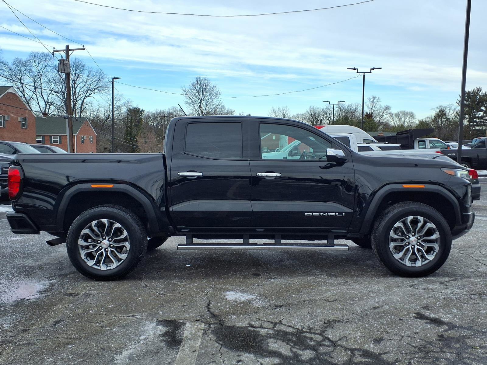 Used 2023 GMC Canyon Denali image 6