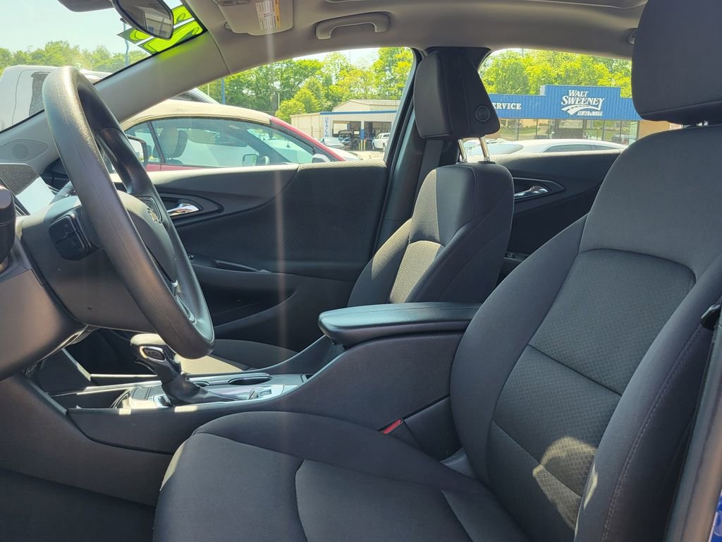 Used 2023 Chevrolet Malibu LT FWD image 38