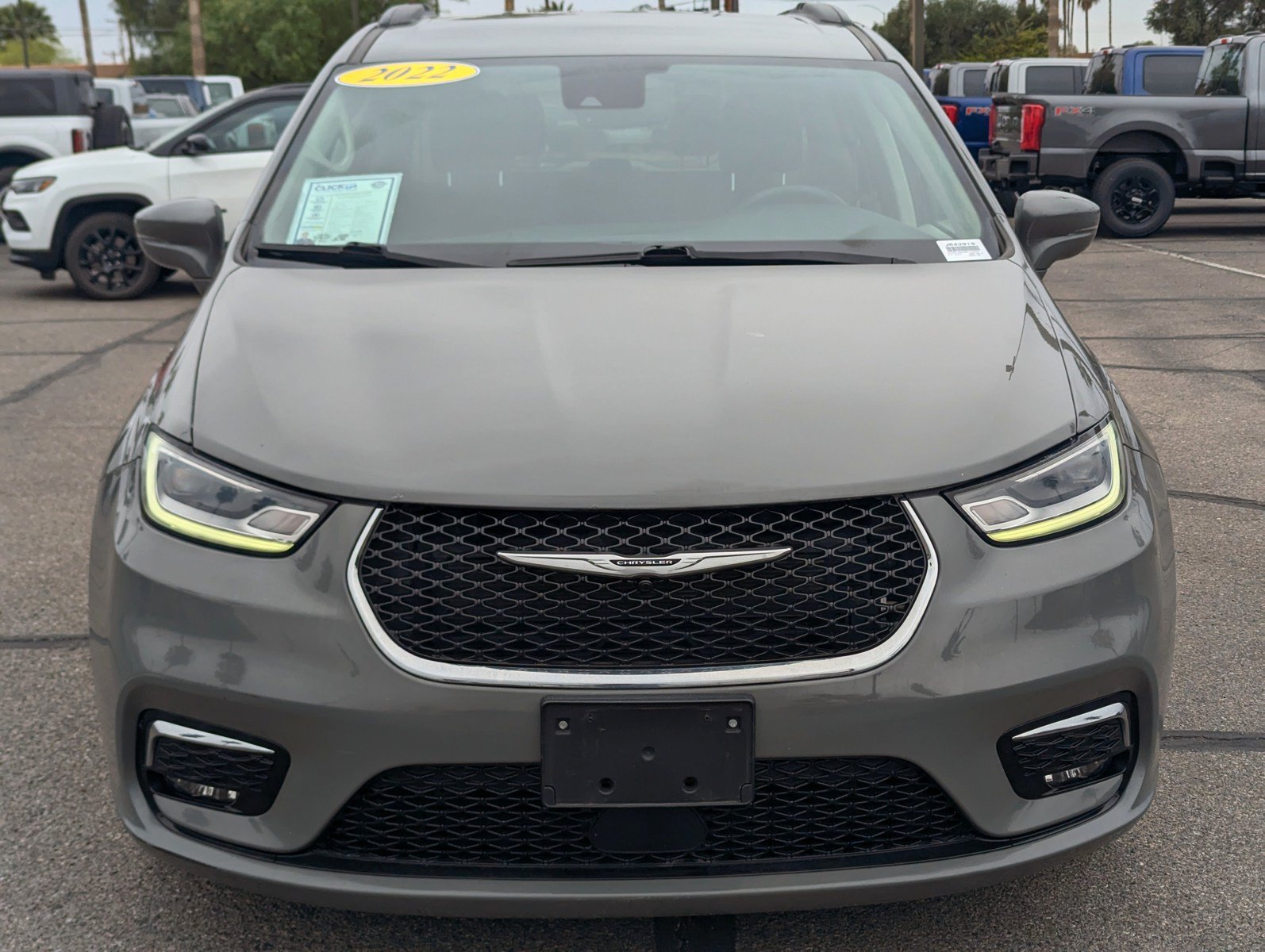 Used 2022 Chrysler Pacifica Touring-L FWD image 6