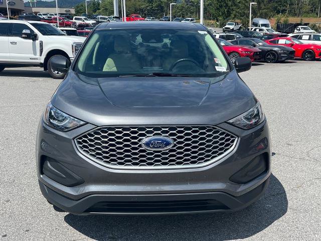 Certified 2024 Ford Edge SE image 5