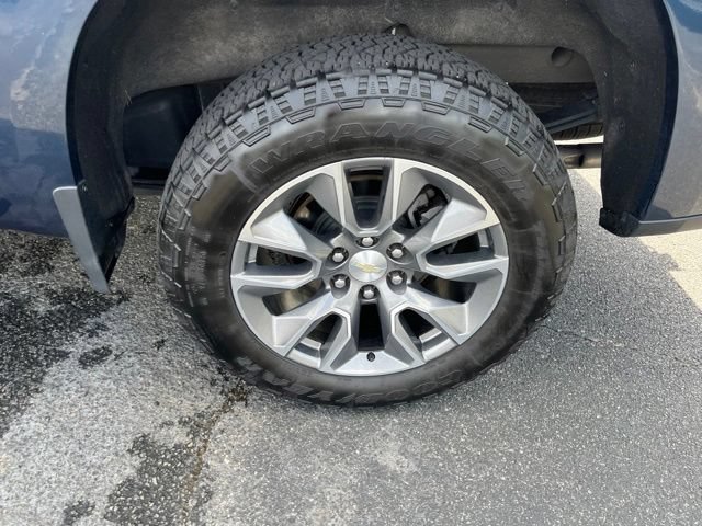 Used 2022 Chevrolet Silverado 1500 LT AWD/4WD image 15