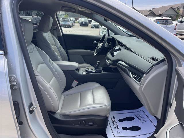 Used 2019 Cadillac XT4 Premium Luxury w/ Enhanced Visibility Package FWD image 19