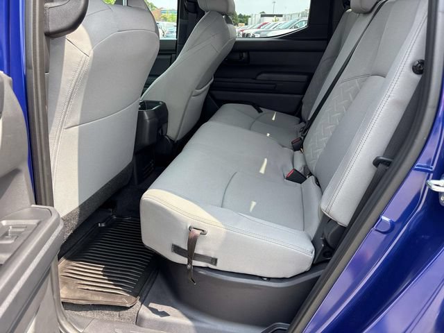 Used 2025 Toyota Tacoma SR5 AWD/4WD image 17