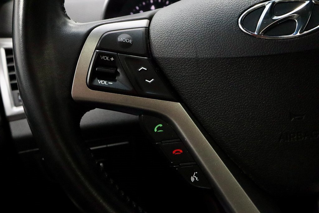 Used 2017 Hyundai Veloster Value Edition image 25