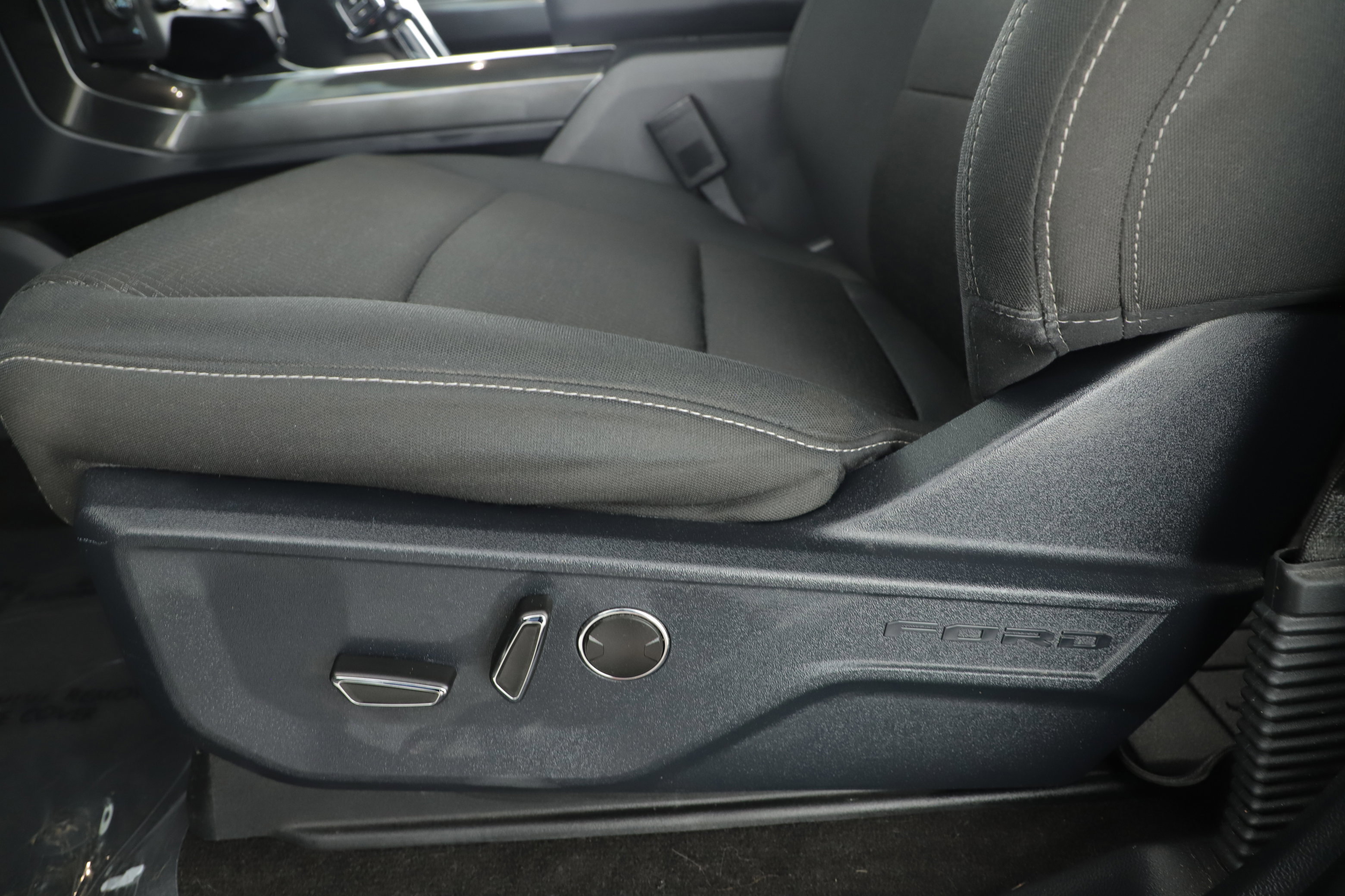 Certified 2021 Ford F150 XLT w/ Equipment Group 302A High image 11