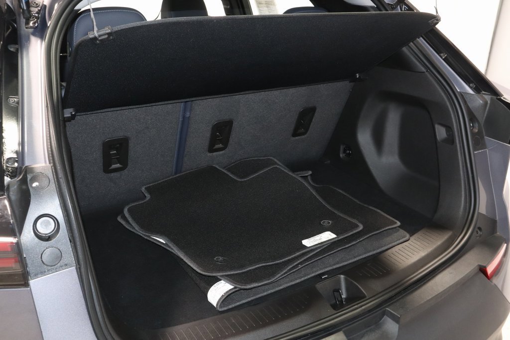 Used 2022 Chevrolet Bolt EUV Premier image 17