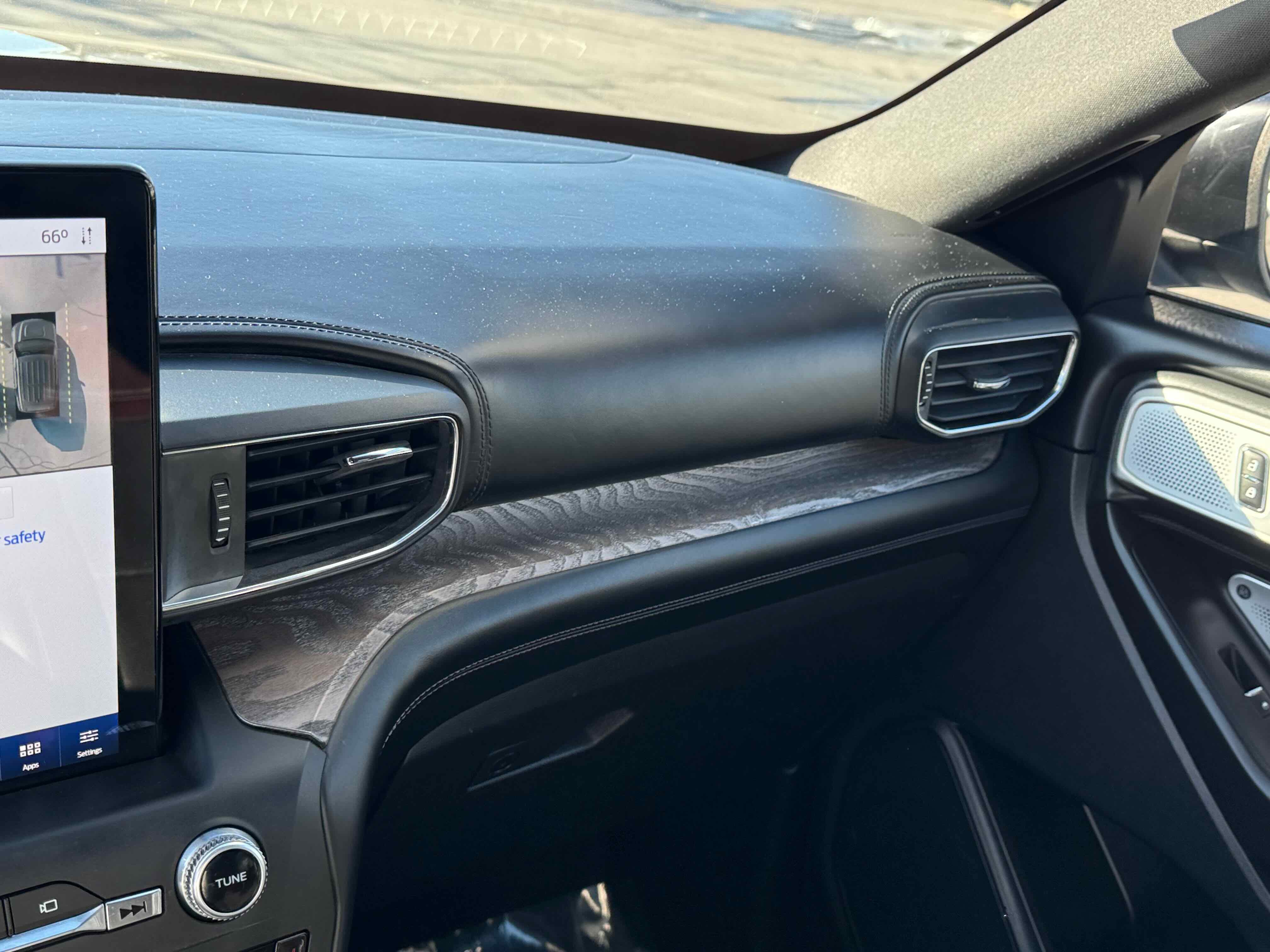 Certified 2020 Ford Explorer Platinum w/ Premium Technology Package image 22