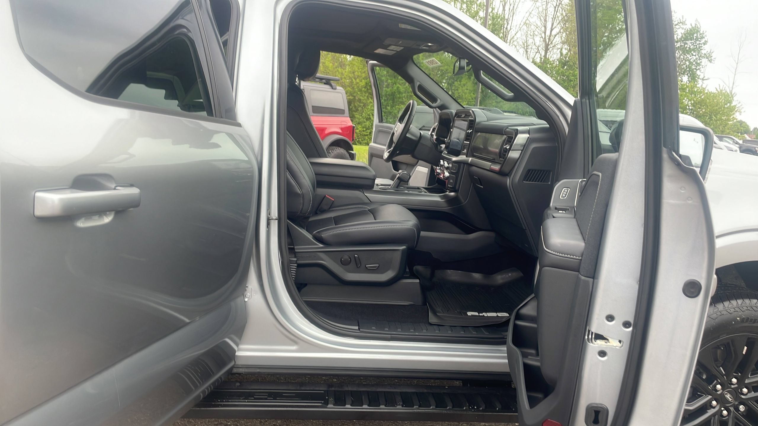 Certified 2025 Ford F150 Lariat AWD/4WD image 11
