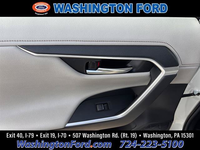 Used 2022 Toyota RAV4 Limited AWD/4WD image 17