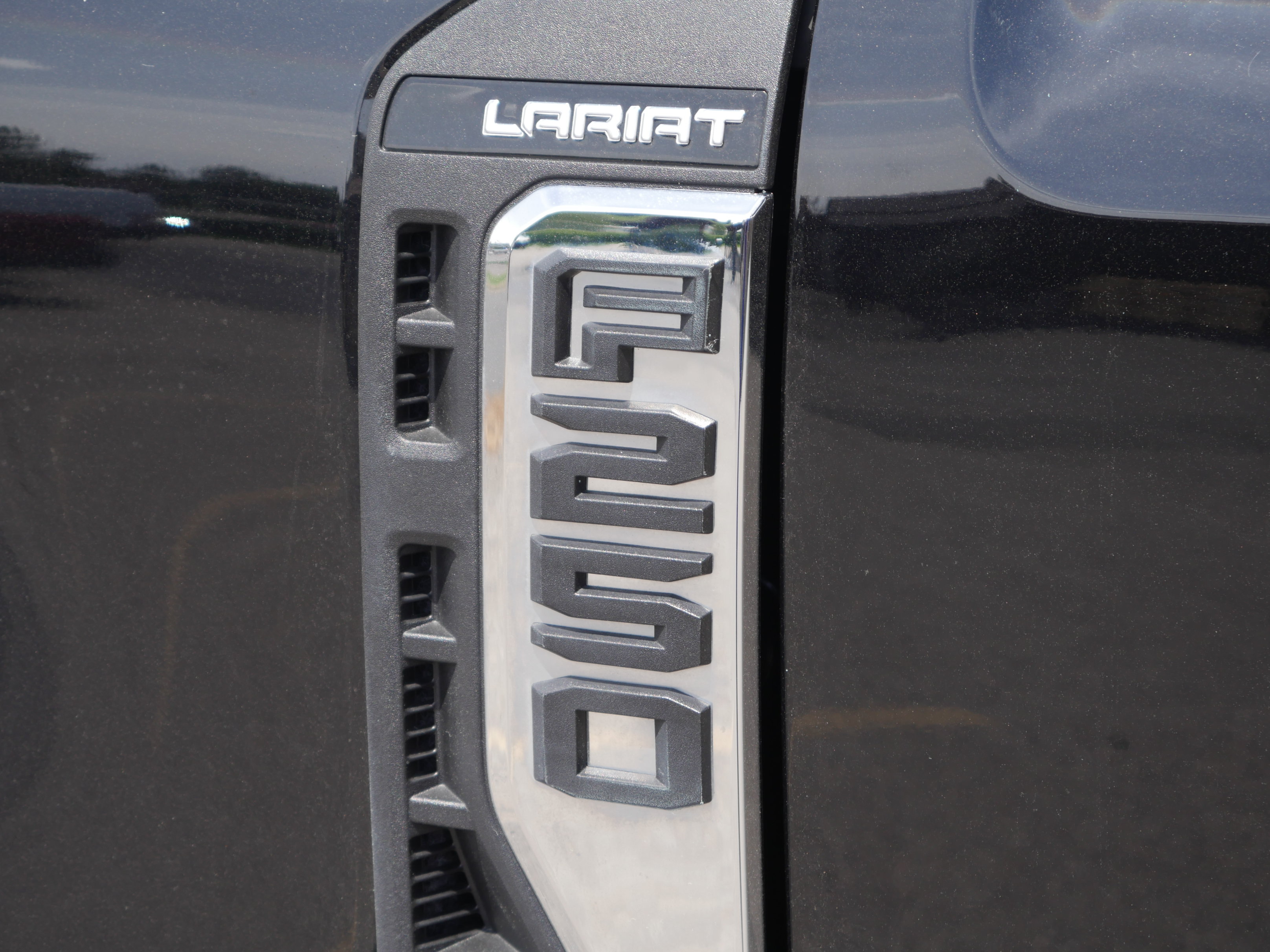 Certified 2023 Ford F250 Lariat w/ Lariat Ultimate Package AWD/4WD image 20