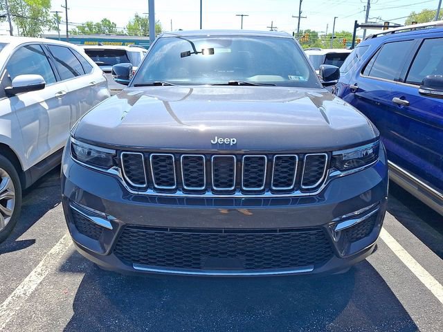 Used 2025 Jeep Grand Cherokee Limited AWD/4WD image 2