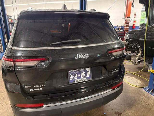 Used 2022 Jeep Grand Cherokee L Limited AWD/4WD image 2