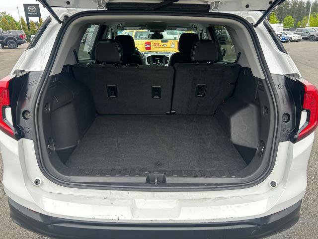 Used 2024 GMC Terrain SLE AWD/4WD image 32