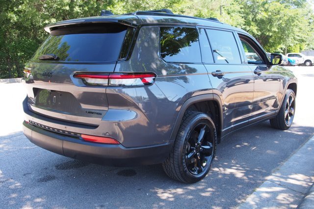 Used 2024 Jeep Grand Cherokee L Limited w/ Black Appearance Package AWD/4WD image 7