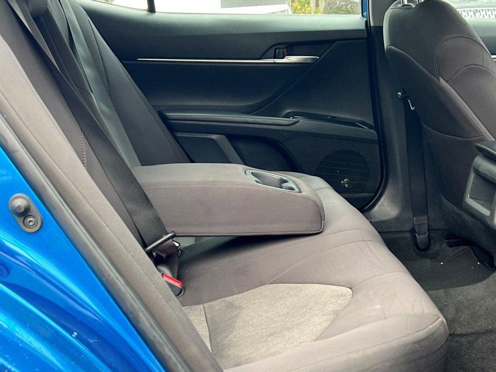 Used 2019 Toyota Camry LE image 11