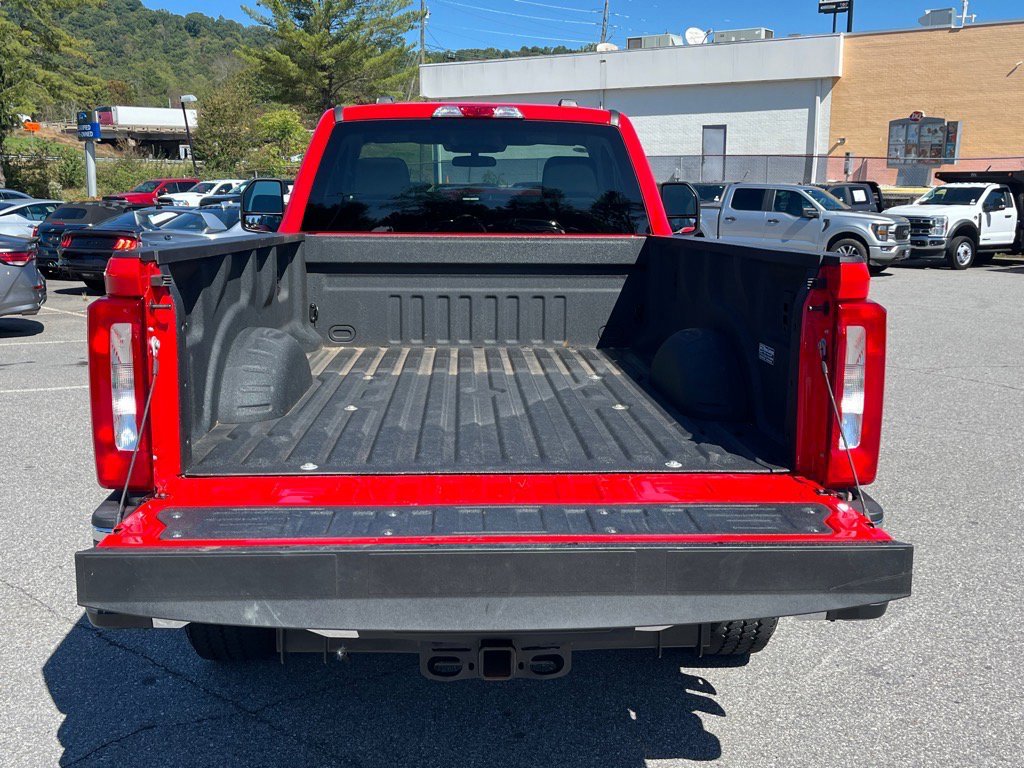 Certified 2024 Ford F350 XLT w/ FX4 Off-Road Package image 21