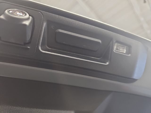 Used 2023 Buick Encore GX Select w/ Sport Touring Package FWD image 13