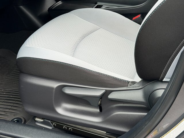 Used 2022 Toyota Prius LE FWD image 37