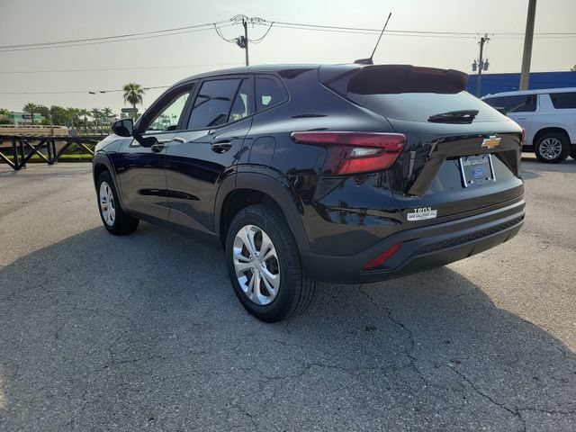 Used 2024 Chevrolet Trax LS FWD image 4