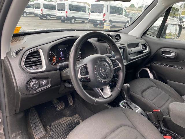 Used 2020 Jeep Renegade Latitude FWD image 12