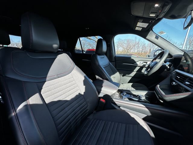 Certified 2025 Ford Explorer ST-Line w/ ST-Line Street Pack image 36