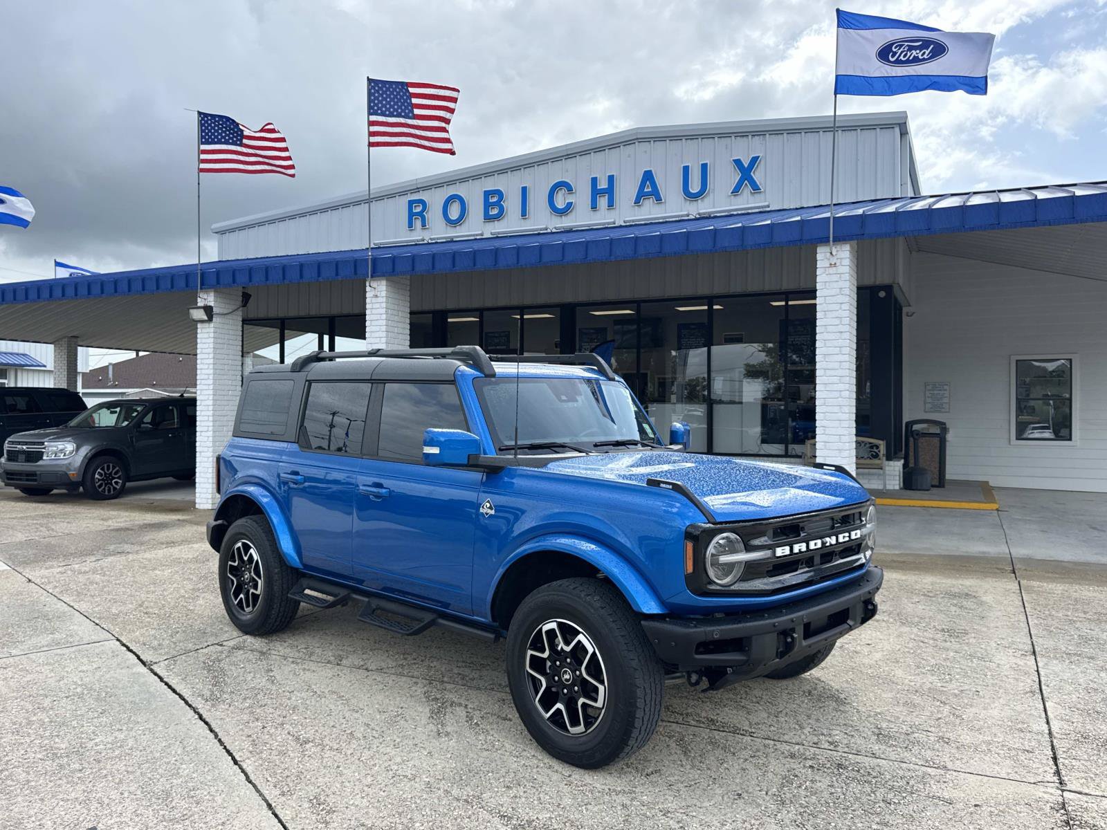 Certified 2024 Ford Bronco Outer Banks AWD/4WD image 1