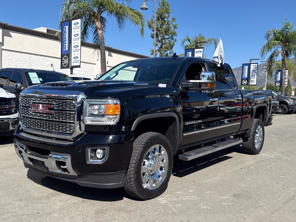 Used 2018 GMC Sierra 2500 Denali w/ Duramax Plus Package AWD/4WD image 6